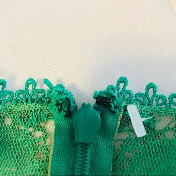 TADASHI SHOJI Jade Green Embroidered Lace Fluted Flare Midi Dress size 6P petite